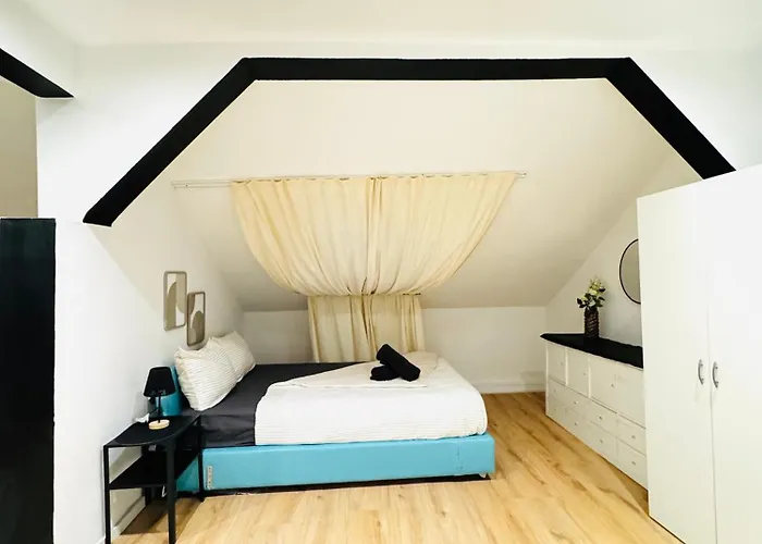 Private In Comfortable 5-bedroom Near Train Station * Vienna
