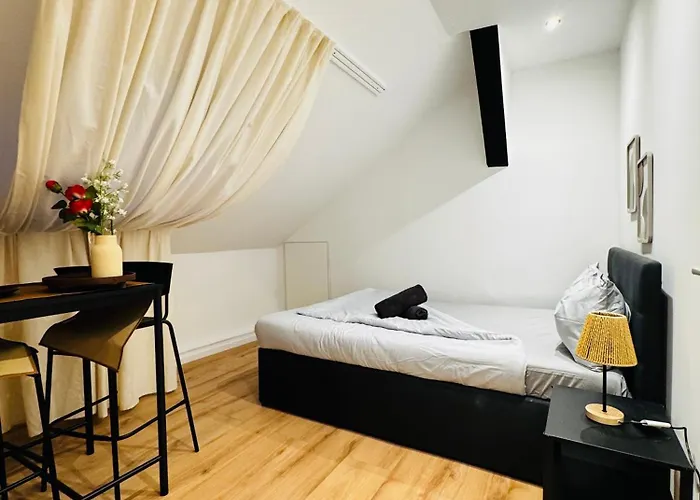 Private In Comfortable 5-bedroom Near Train Station Vienna